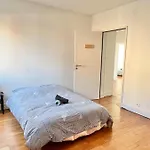 Prázdninový dům La Maison Des Grandes Tablees In *
