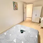 La Maison Des Grandes Tablees In Prázdninový dům *
