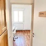 La Maison Des Grandes Tablees In * Bourg-en-Bresse
