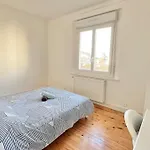 La Maison Des Grandes Tablees In Prázdninový dům Bourg-en-Bresse