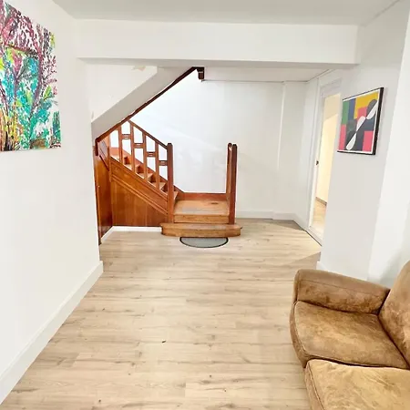 Hébergement de vacances La Maison Des Grandes Tablées In *