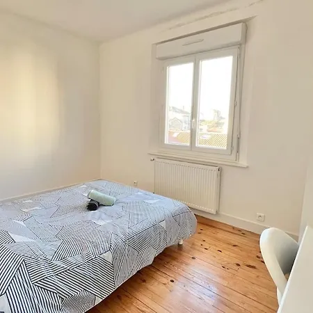 La Maison Des Grandes Tablées In Hébergement de vacances Bourg-en-Bresse