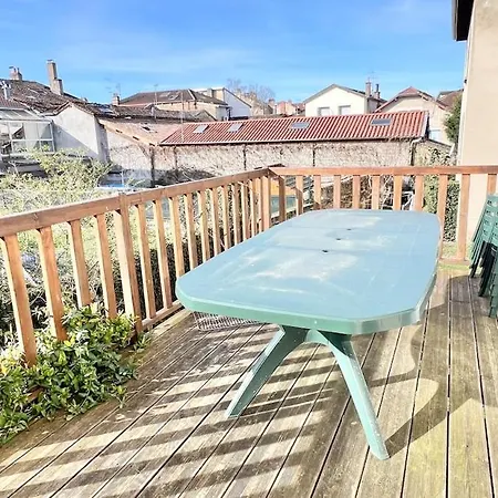 La Maison Des Grandes Tablées In Hébergement de vacances Bourg-en-Bresse