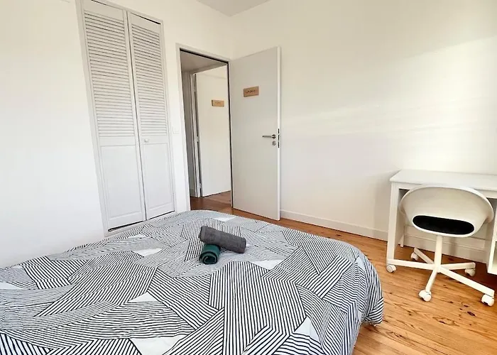 La Maison Des Grandes Tablees In בית נופש