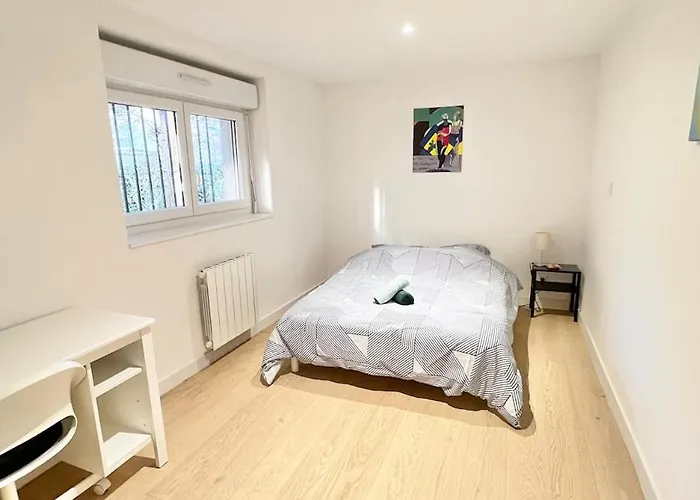 La Maison Des Grandes Tablees In בית נופש *