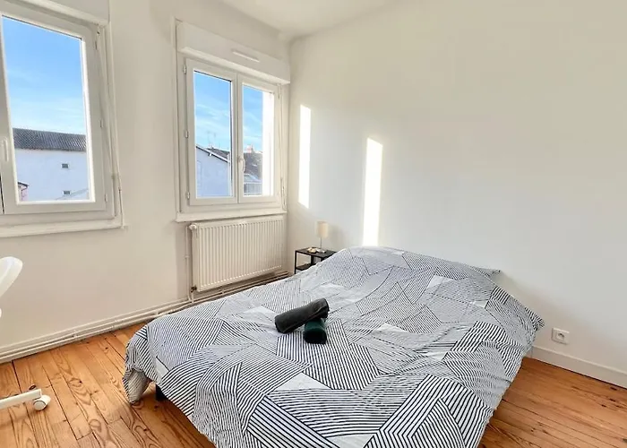 La Maison Des Grandes Tablees In *