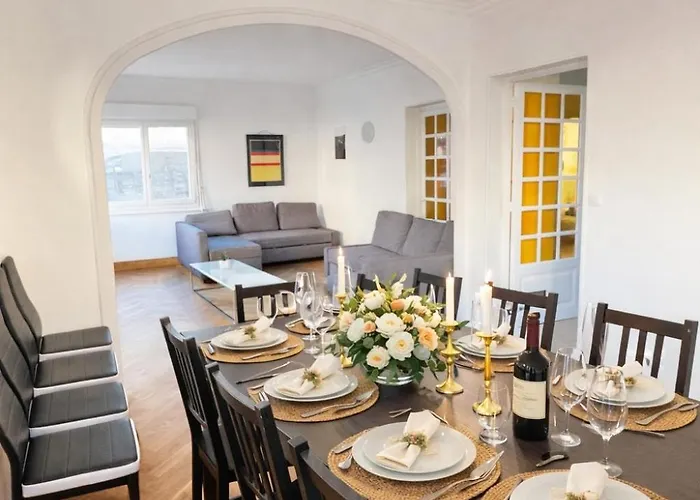 La Maison Des Grandes Tablees In בית נופש *
